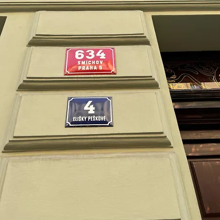 Arbes 10 - At The Yellow Duck Prague Exterior photo