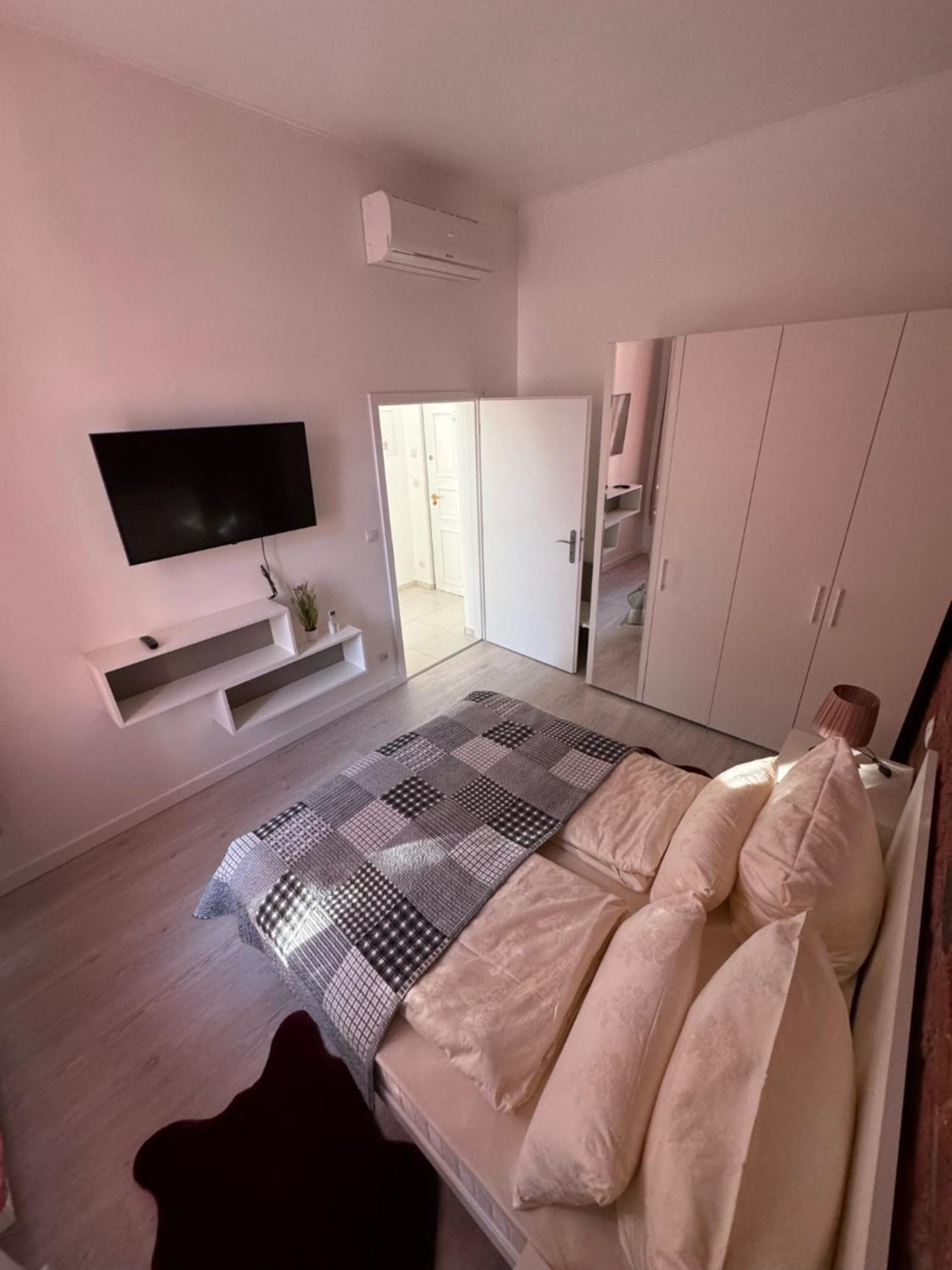Apartment Arbes 10 - At The Yellow Duck Prague